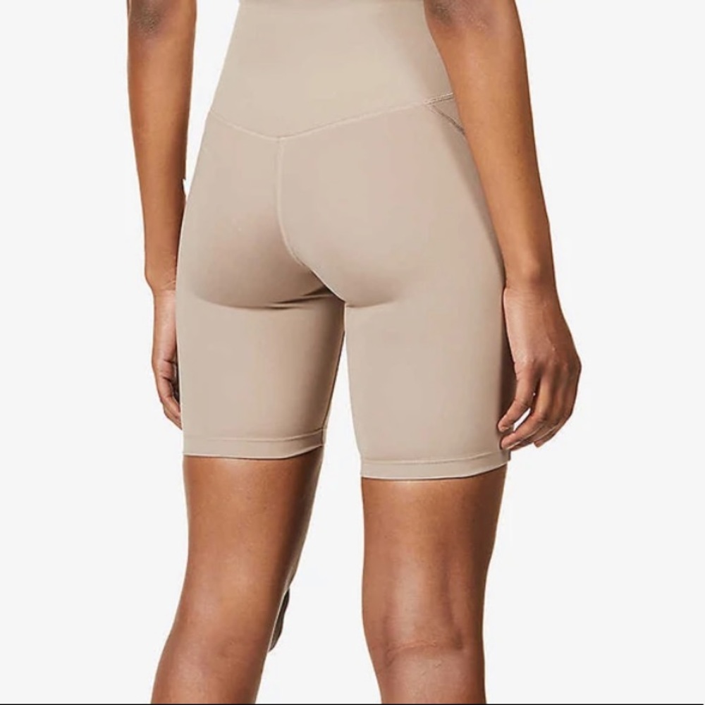 ❤️SOLD❤️Girlfriend Collective Biker Shorts - Picture 2 of 9